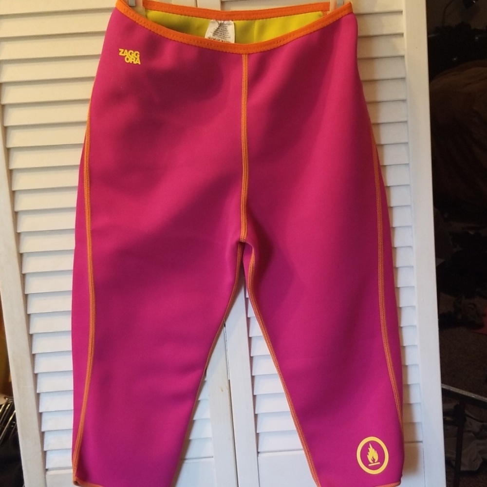 Sweat inducing active wear pants